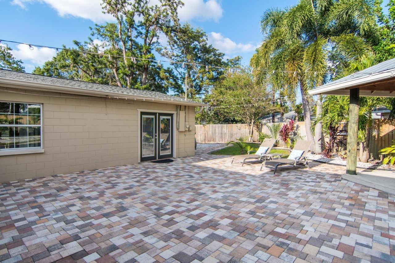 528 59th Way S, Saint Petersburg, FL 33707 Photo
