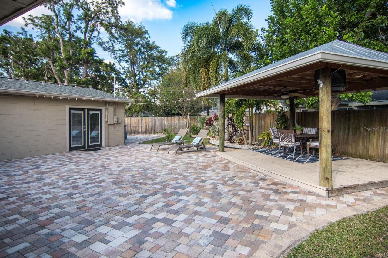 528 59th Way S, Saint Petersburg, FL 33707 Photo