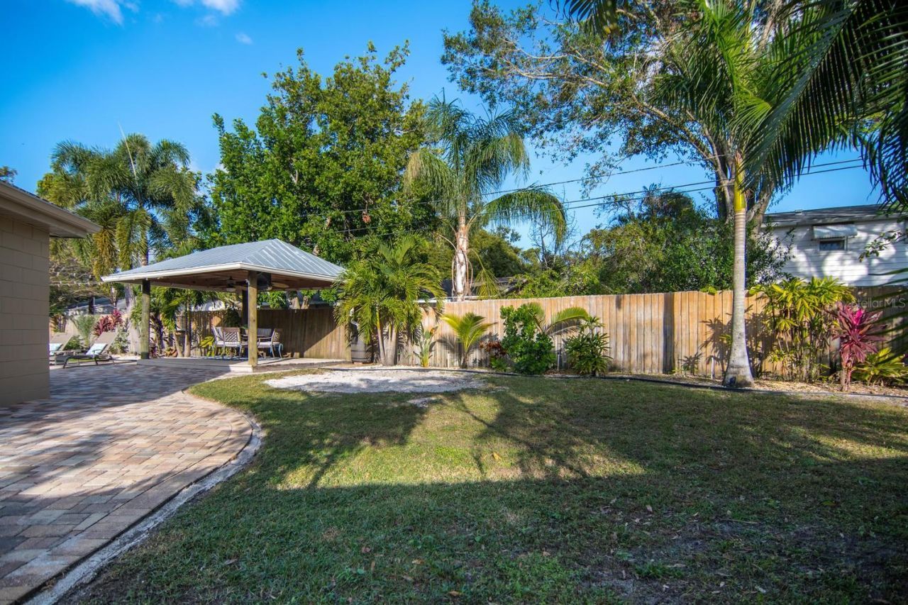 528 59th Way S, Saint Petersburg, FL 33707 Photo
