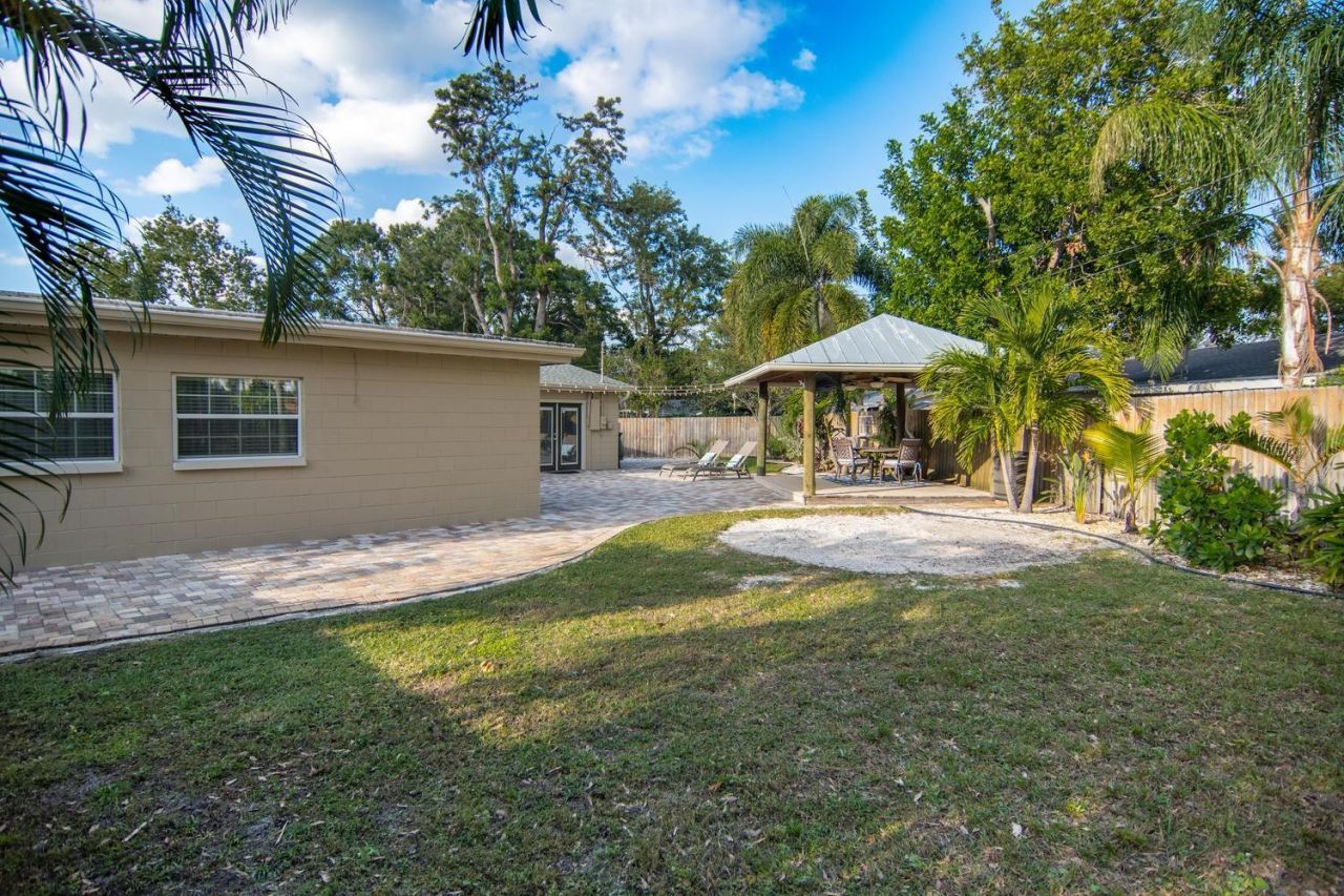 528 59th Way S, Saint Petersburg, FL 33707 Photo