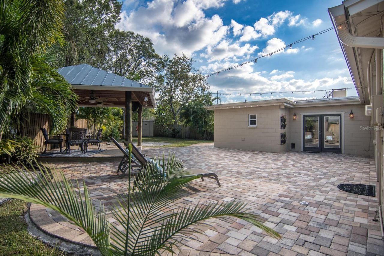 528 59th Way S, Saint Petersburg, FL 33707 Photo
