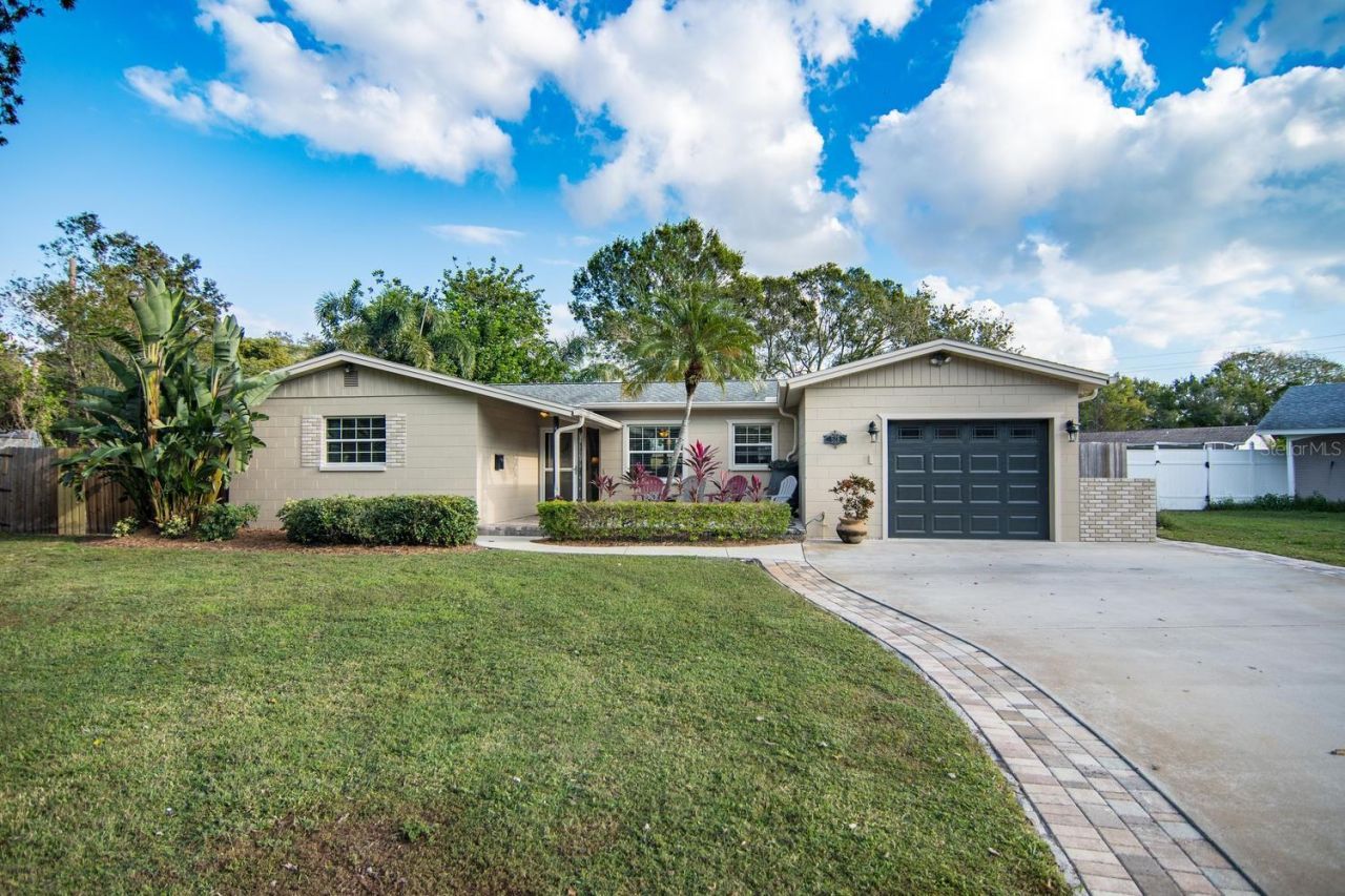528 59th Way S, Saint Petersburg, FL 33707 Photo