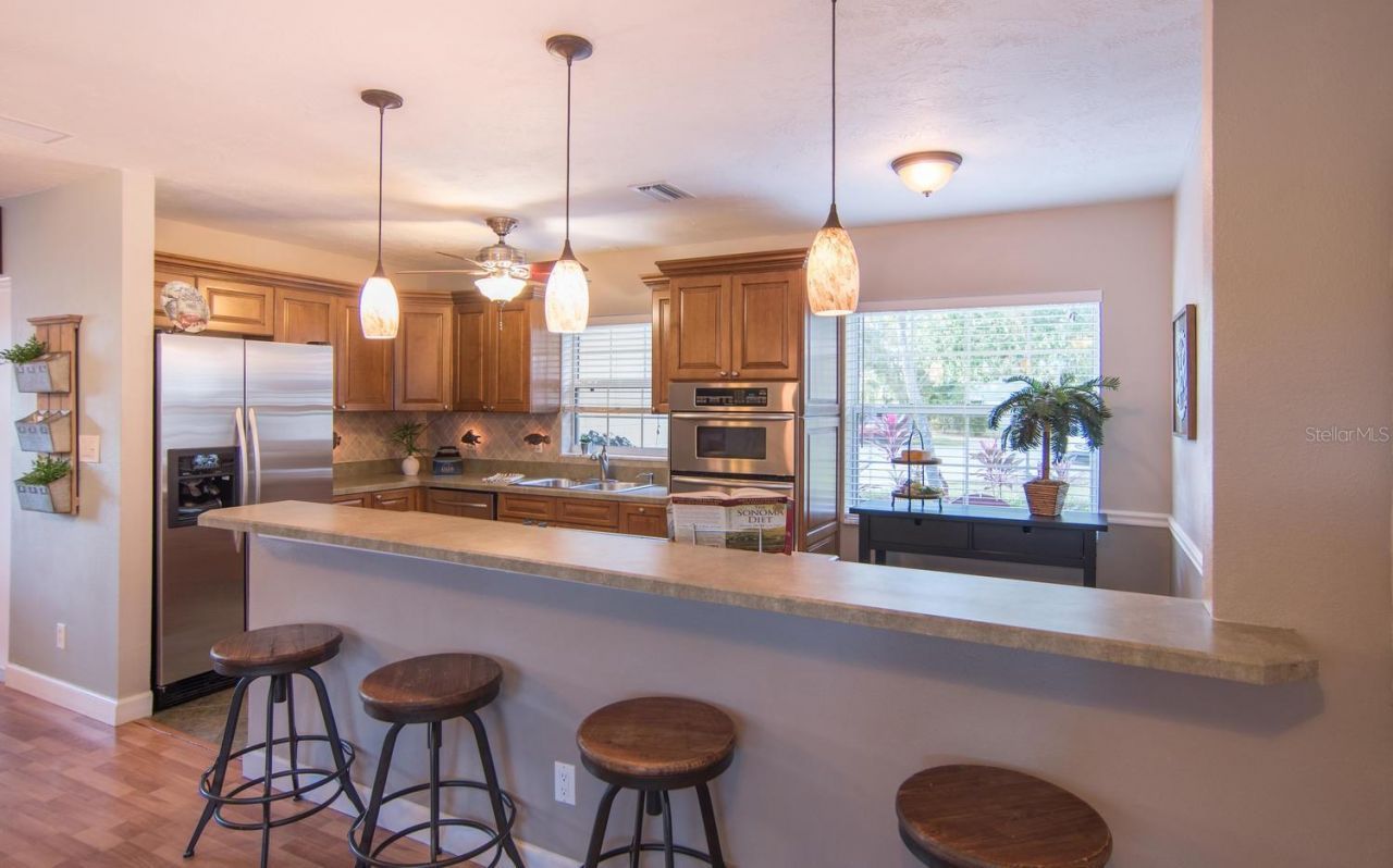 528 59th Way S, Saint Petersburg, FL 33707 Photo