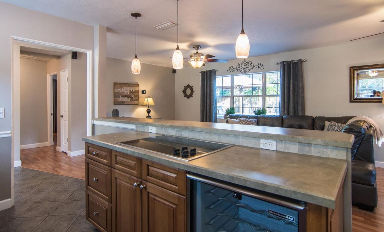 528 59th Way S, Saint Petersburg, FL 33707 Photo