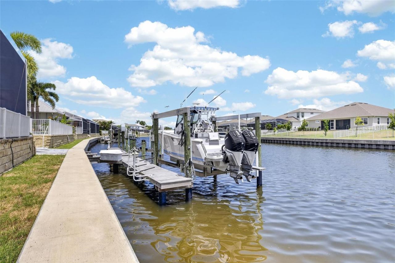 713 Islebay Drive, Apollo Beach, FL 33572 Photo