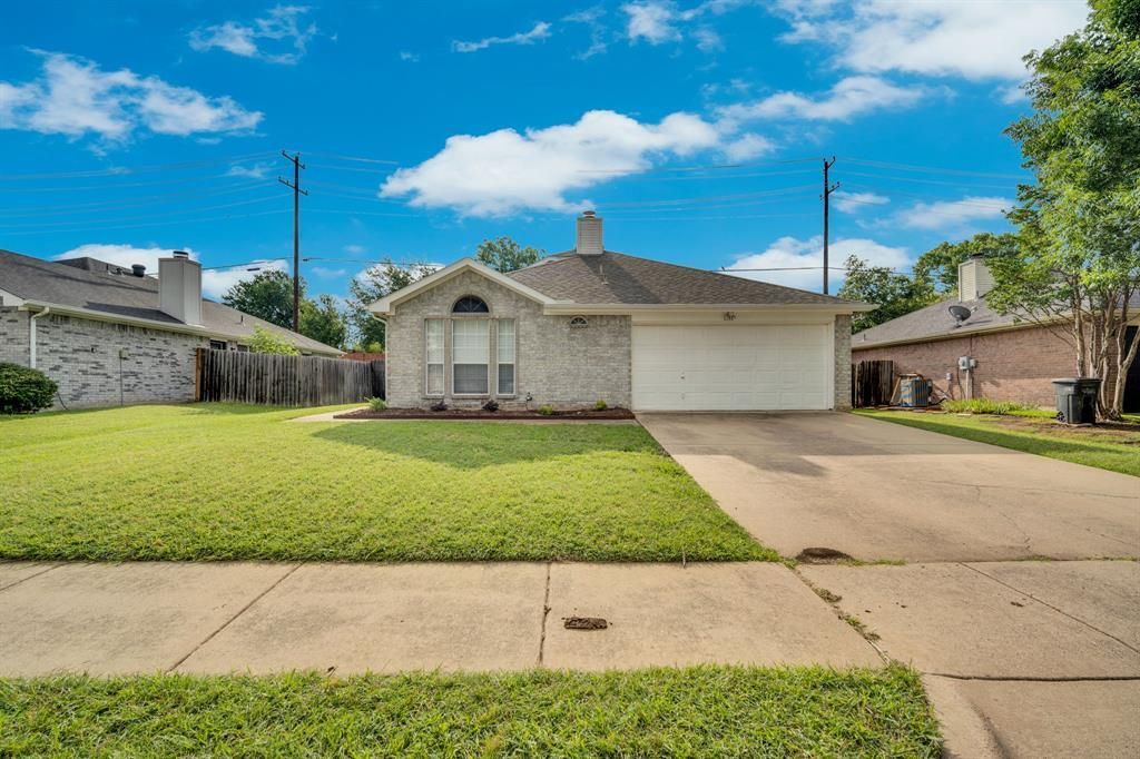 1318 Misty Meadow Drive, Midlothian, TX 76065 Main Photo