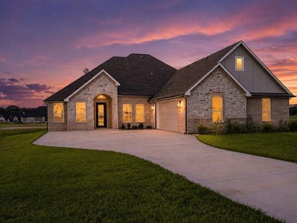 1052 Grison Circle, Corsicana, TX 75109