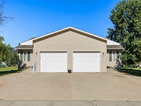 209 S Cottonwood Street, Roland, IA 50236
