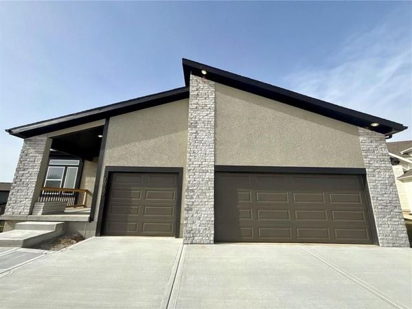 1504 SW Meadowlark Court, Oak Grove, MO 64075