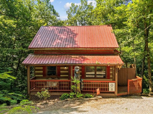 1918 Charles Lewis Way, Sevierville, TN 37876