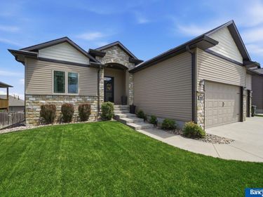 1340 Blue Spruce Drive, Lincoln, NE 68505