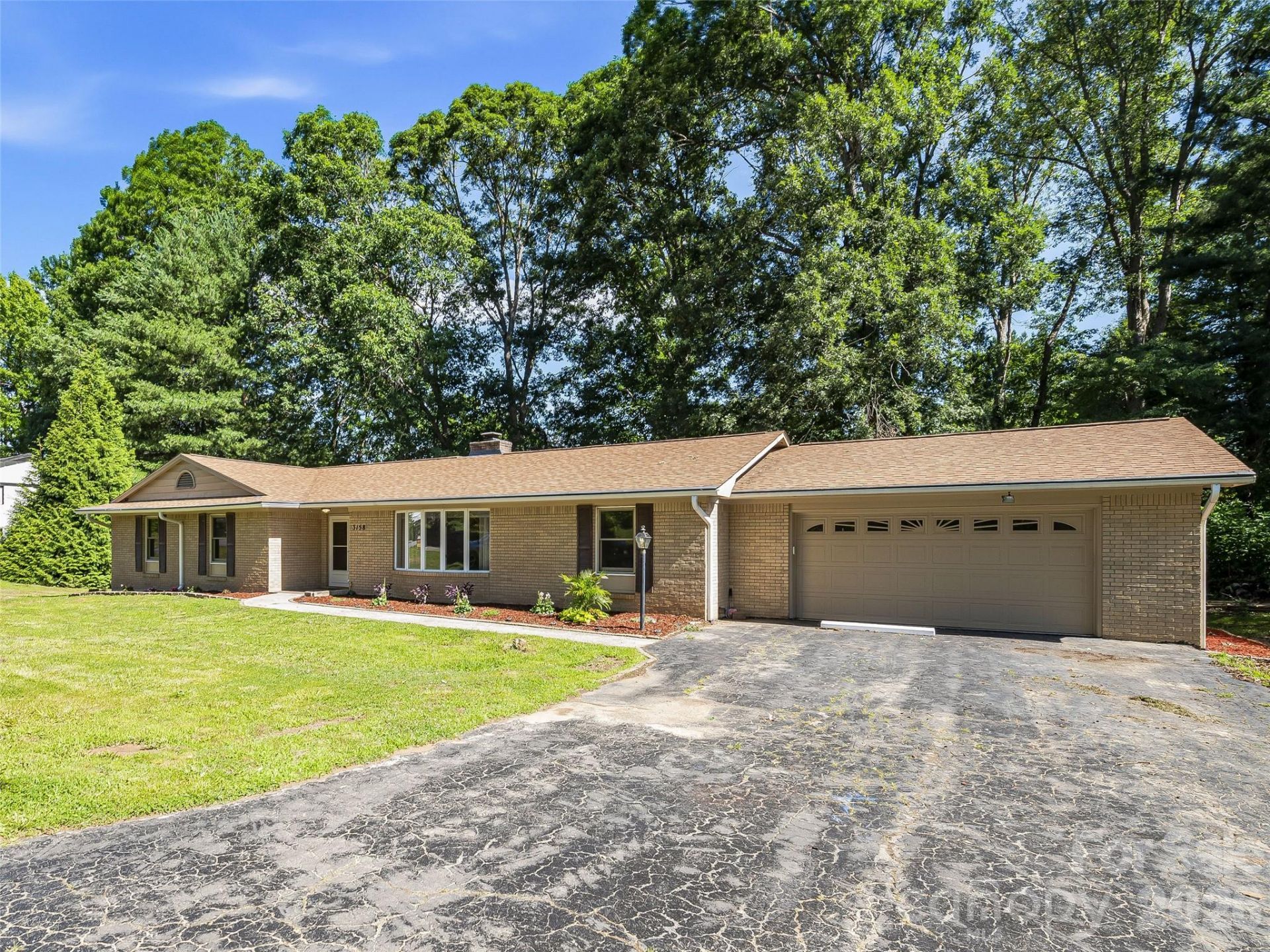 3158 Florida Drive, Hendersonville, NC 28792 Main Photo