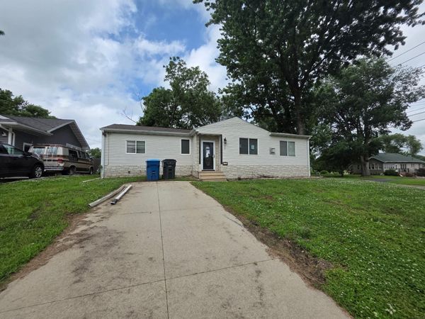 1661 Newell , Waterloo, IA 50703