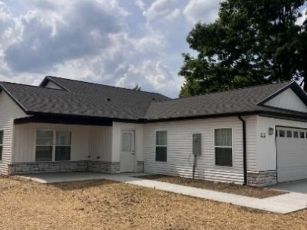 212 S Taylor , Holmesville, OH 44633