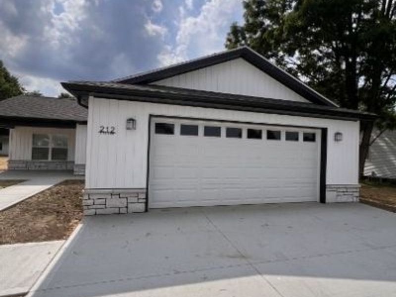 212 S Taylor, Holmesville, OH 44633 Photo 2