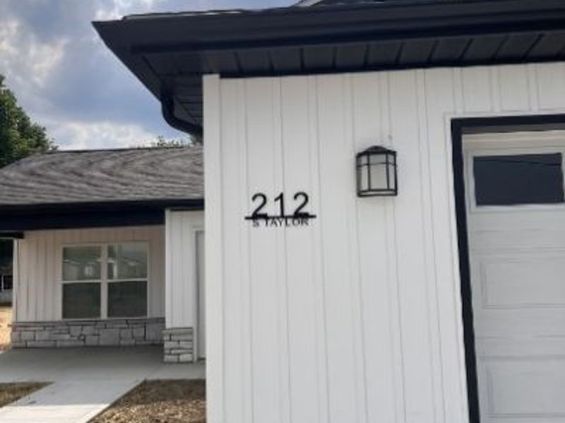 212 S Taylor, Holmesville, OH 44633 Photo 3