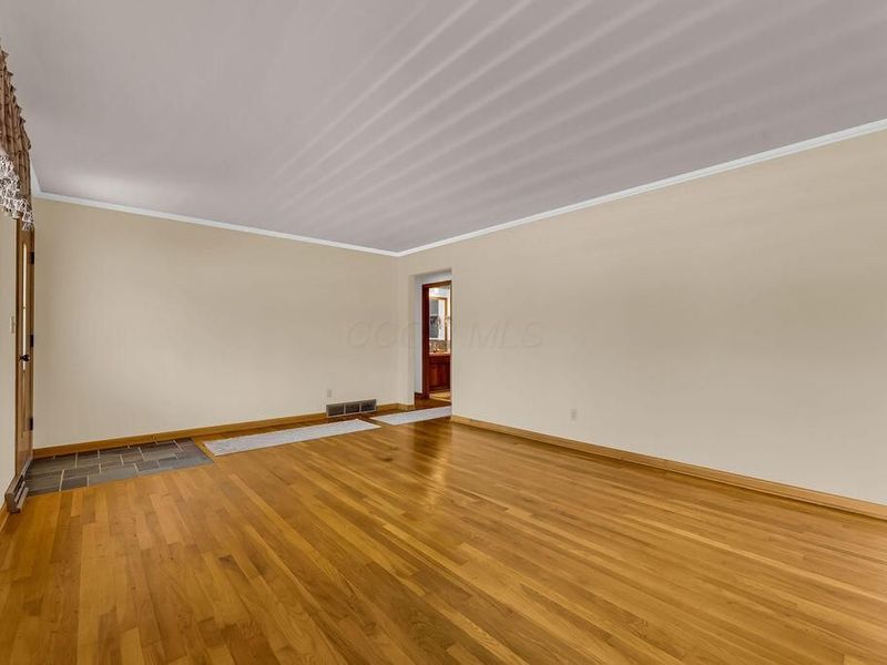 1406 Fahlander Drive N, Columbus, OH 43229 Photo 11
