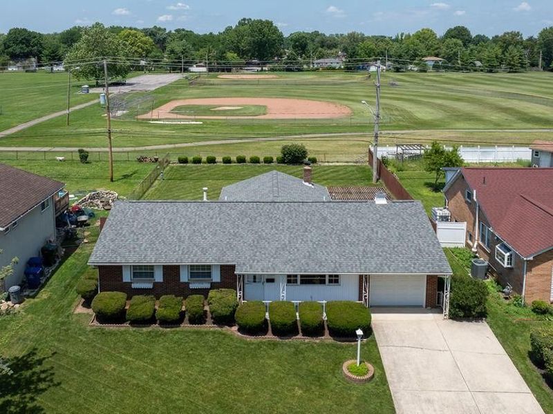 1406 Fahlander Drive N, Columbus, OH 43229 Photo 2