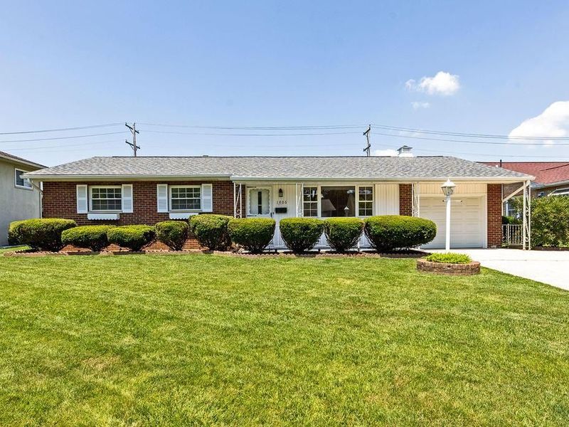 1406 Fahlander Drive N, Columbus, OH 43229 Photo 3