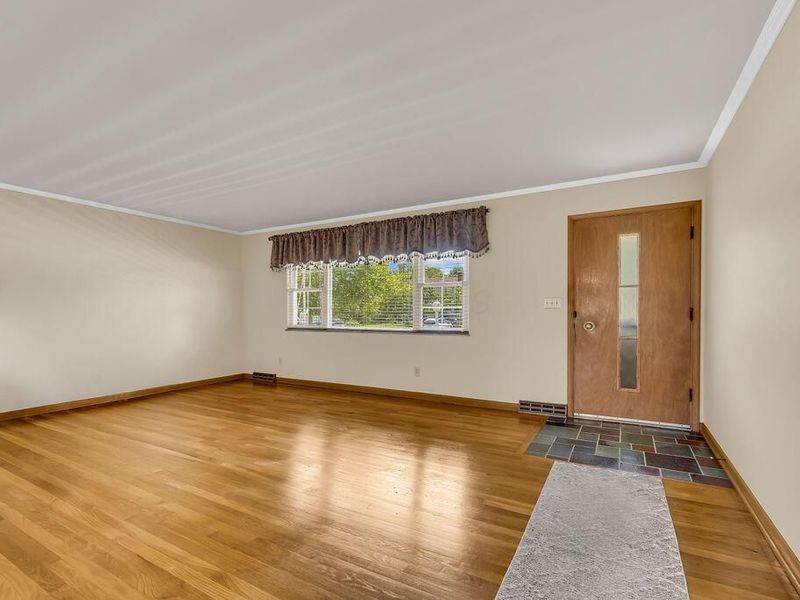 1406 Fahlander Drive N, Columbus, OH 43229 Photo 8