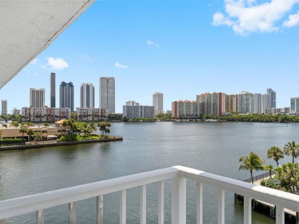 4000 NE 169th St , Unit 607, North Miami Beach, FL 33160