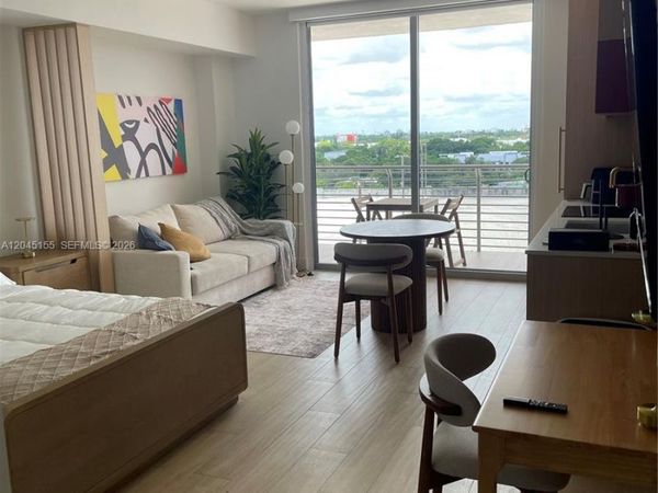 90 NE 32, Unit 819, Miami, FL 33137
