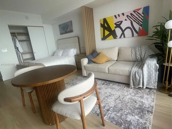 90 NE 32, Unit 819, Miami, FL 33137