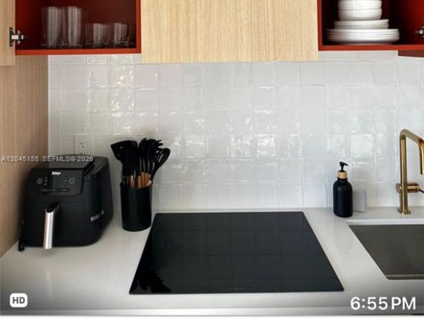 90 NE 32 , Unit 819, Miami, FL 33137