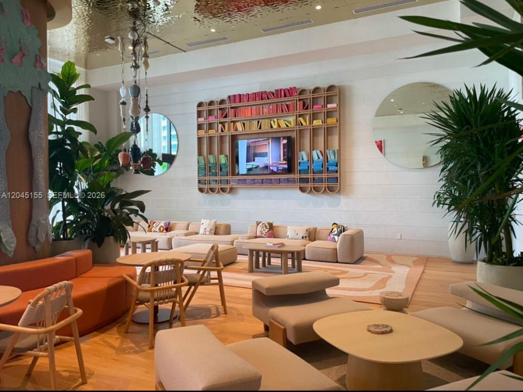 90 NE 32, Unit 819, Miami, FL 33137 Photo