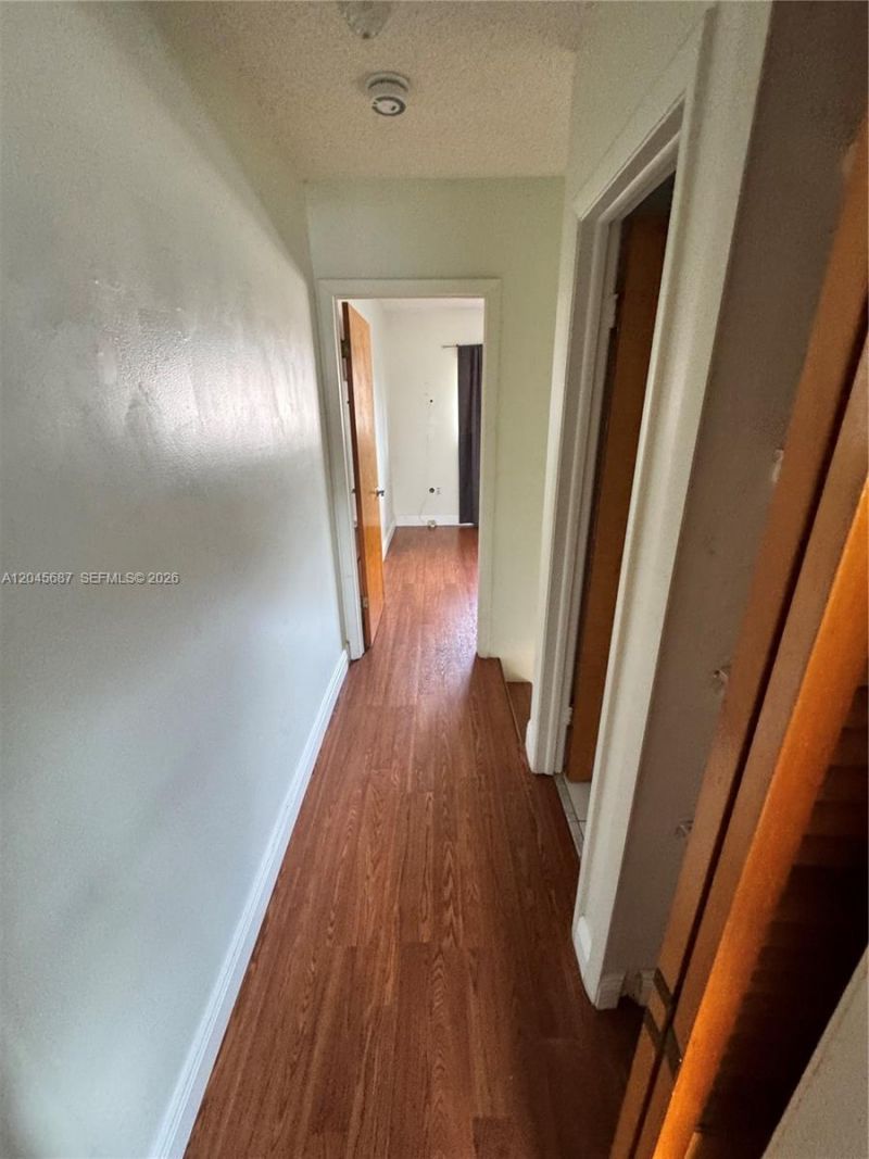 421 Swallow Dr , Unit 10, Miami Springs, FL 33166 Photo