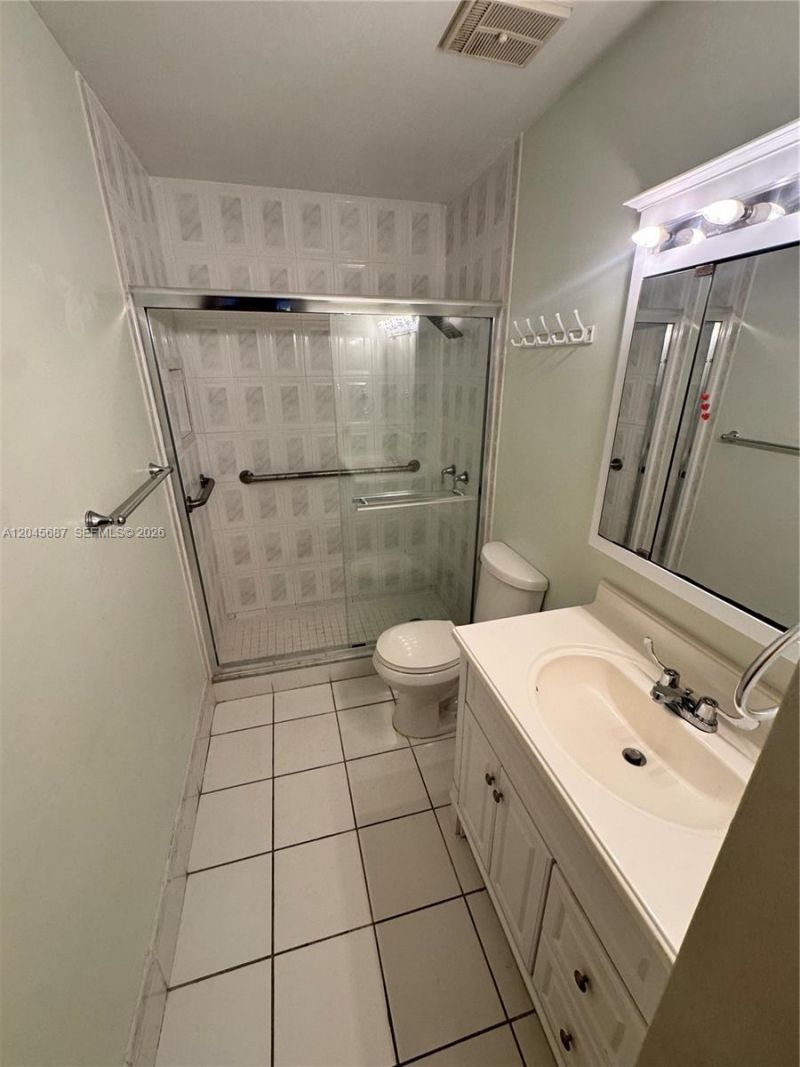 421 Swallow Dr , Unit 10, Miami Springs, FL 33166 Photo
