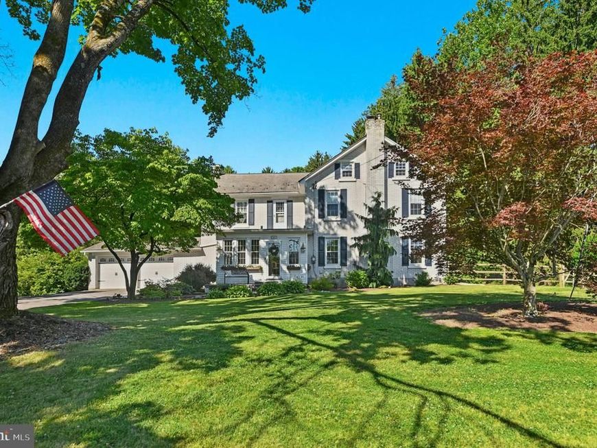 222 Bastian Lane, Allentown, PA 18104 Main Photo