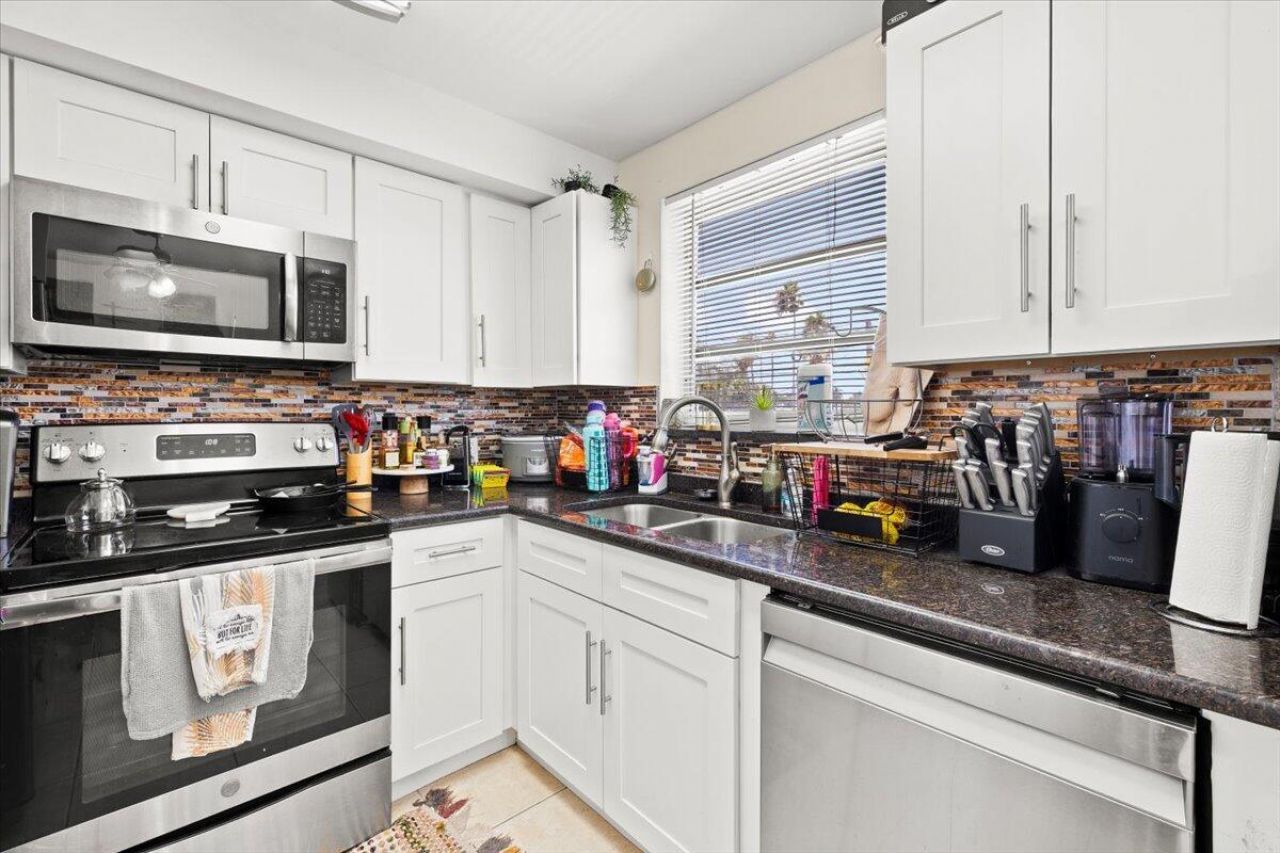 1905 Lake Worth Road, Lake Worth Beach, FL 33461 Photo