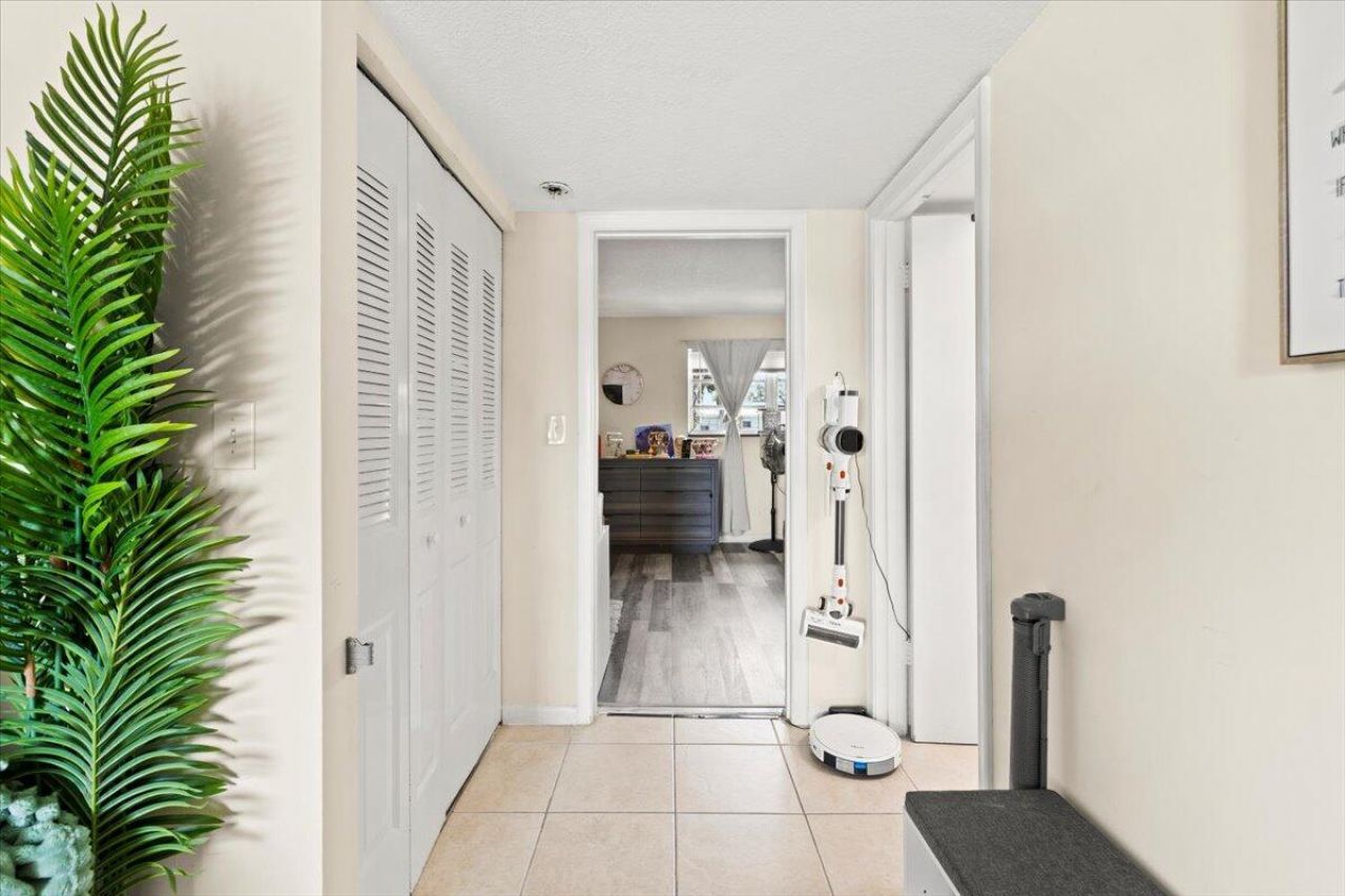 1905 Lake Worth Road, Lake Worth Beach, FL 33461 Photo
