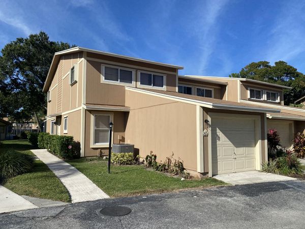 371 Maplecrest Circle, Jupiter, FL 33458