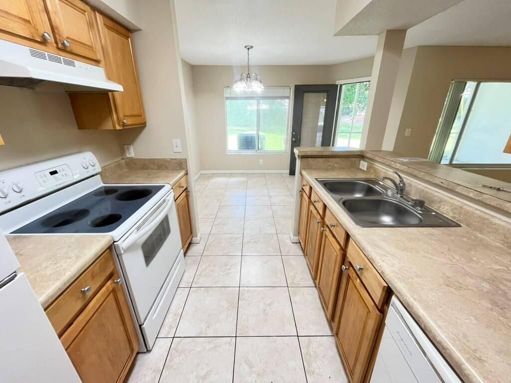 815 W Boynton Beach Boulevard, Unit 1-106, Boynton Beach, FL 33426 Photo
