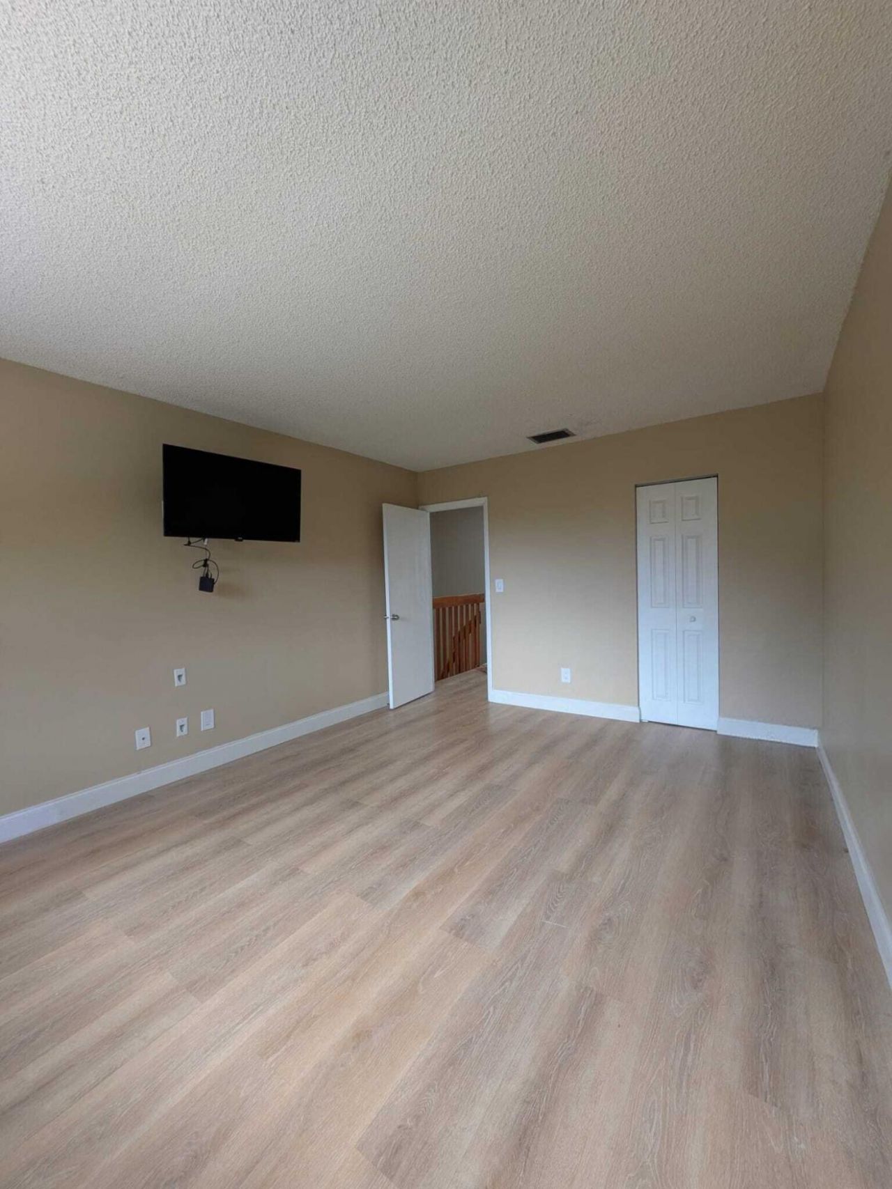 353 NW 103rd Terrace, Pembroke Pines, FL 33026 Photo