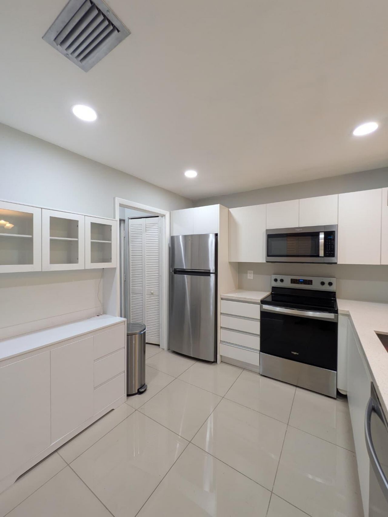 353 NW 103rd Terrace, Pembroke Pines, FL 33026 Photo