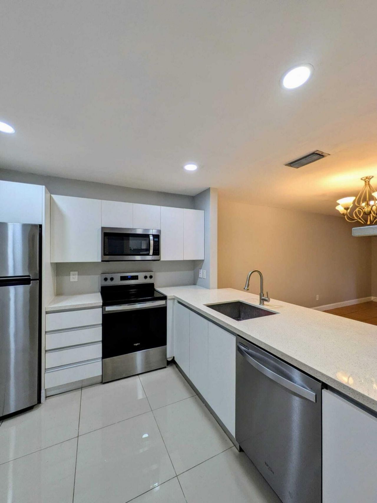 353 NW 103rd Terrace, Pembroke Pines, FL 33026 Photo
