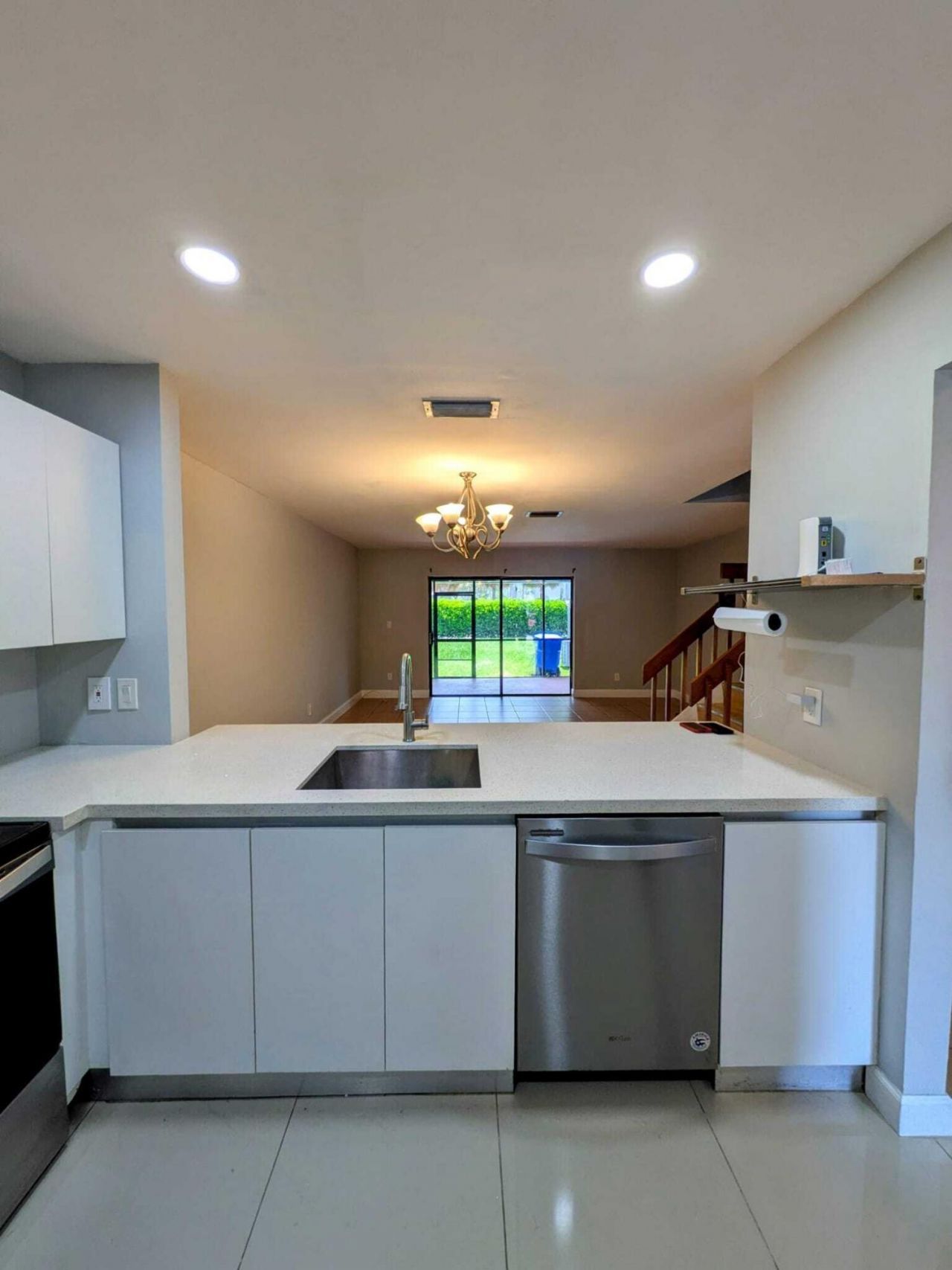 353 NW 103rd Terrace, Pembroke Pines, FL 33026 Photo