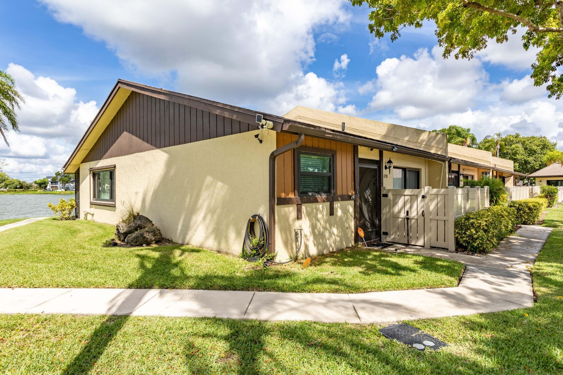639 Banks Road, Margate, FL 33063 Photo
