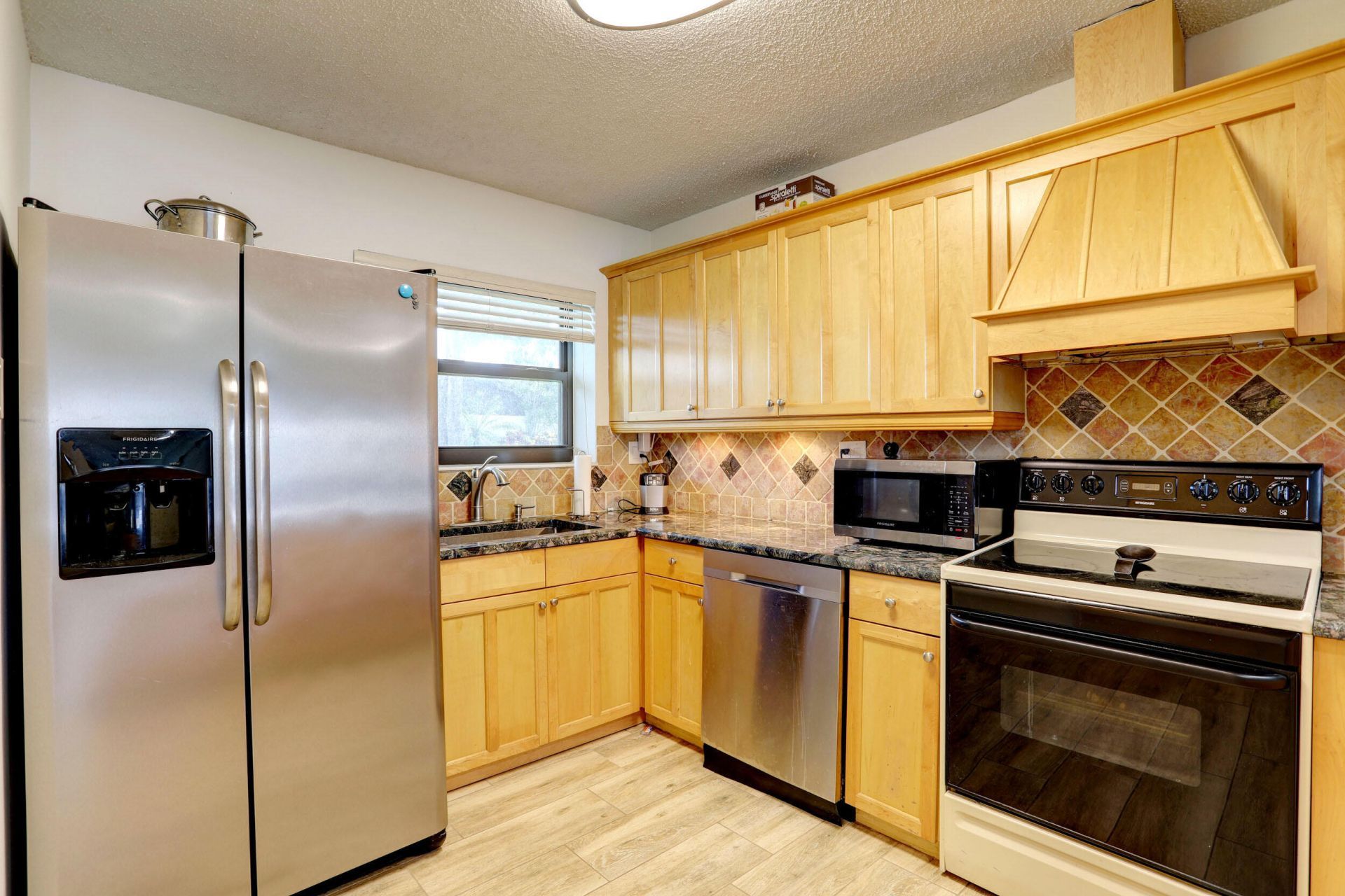 639 Banks Road, Margate, FL 33063 Photo