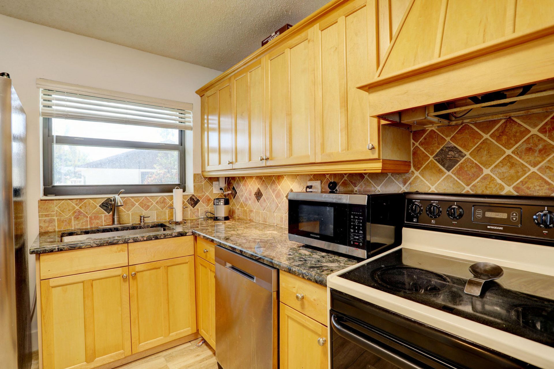 639 Banks Road, Margate, FL 33063 Photo