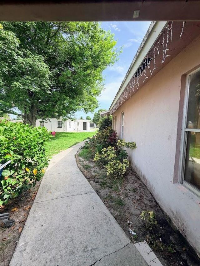 5899 Mango Road, West Palm Beach, FL 33413 Photo