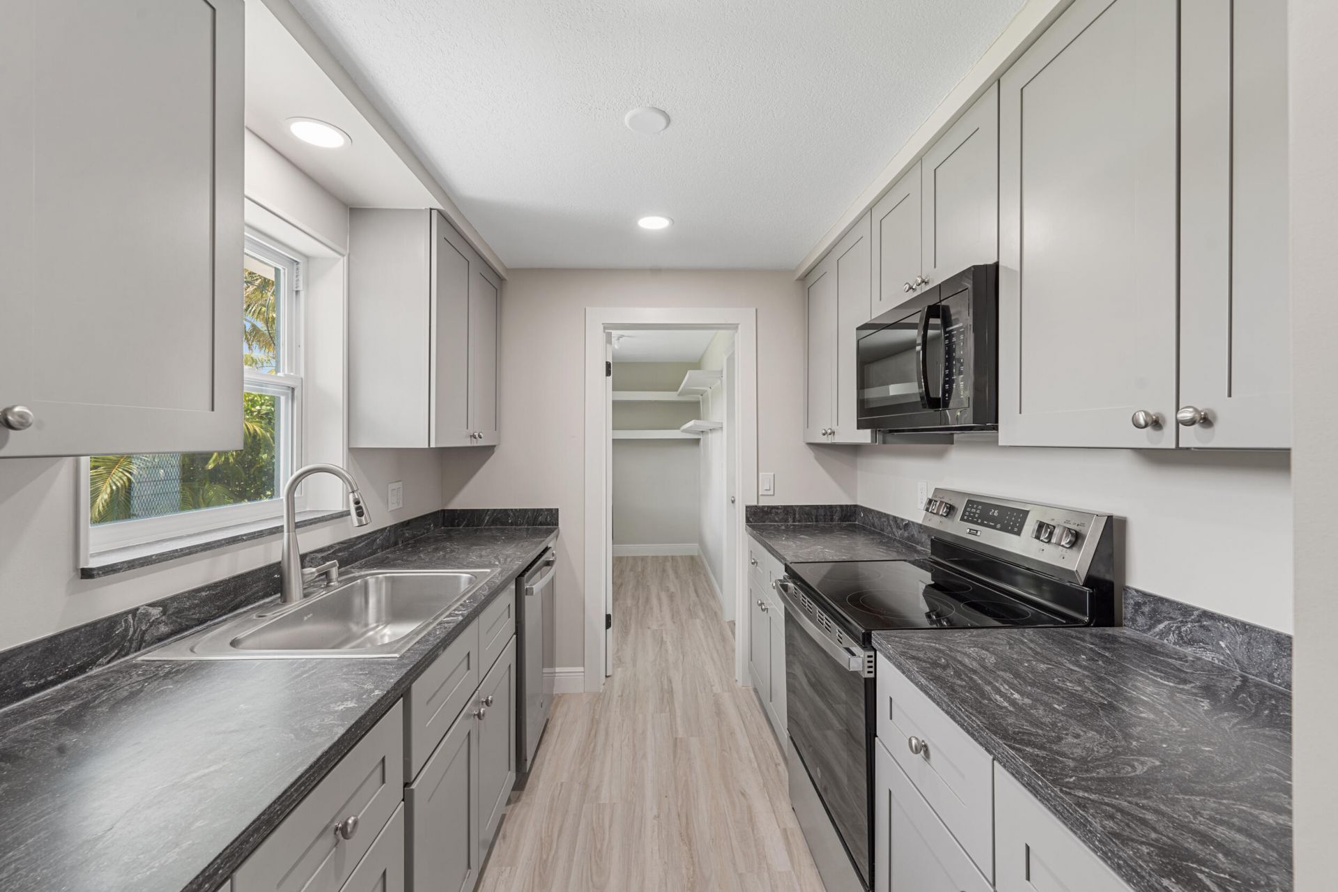 204 Circle E, Jupiter, FL 33458 Photo