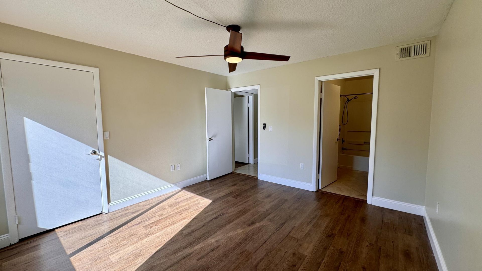 815 W Boynton Beach Boulevard, Unit 10-105, Boynton Beach, FL 33426 Photo