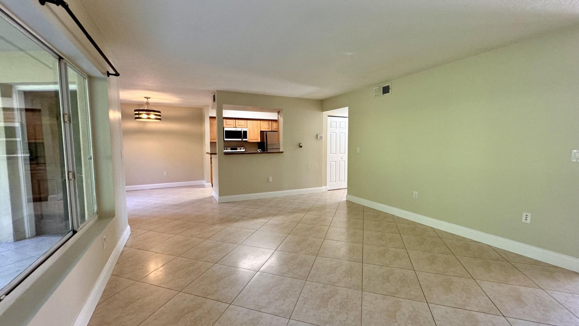 815 W Boynton Beach Boulevard, Unit 10-105, Boynton Beach, FL 33426 Photo