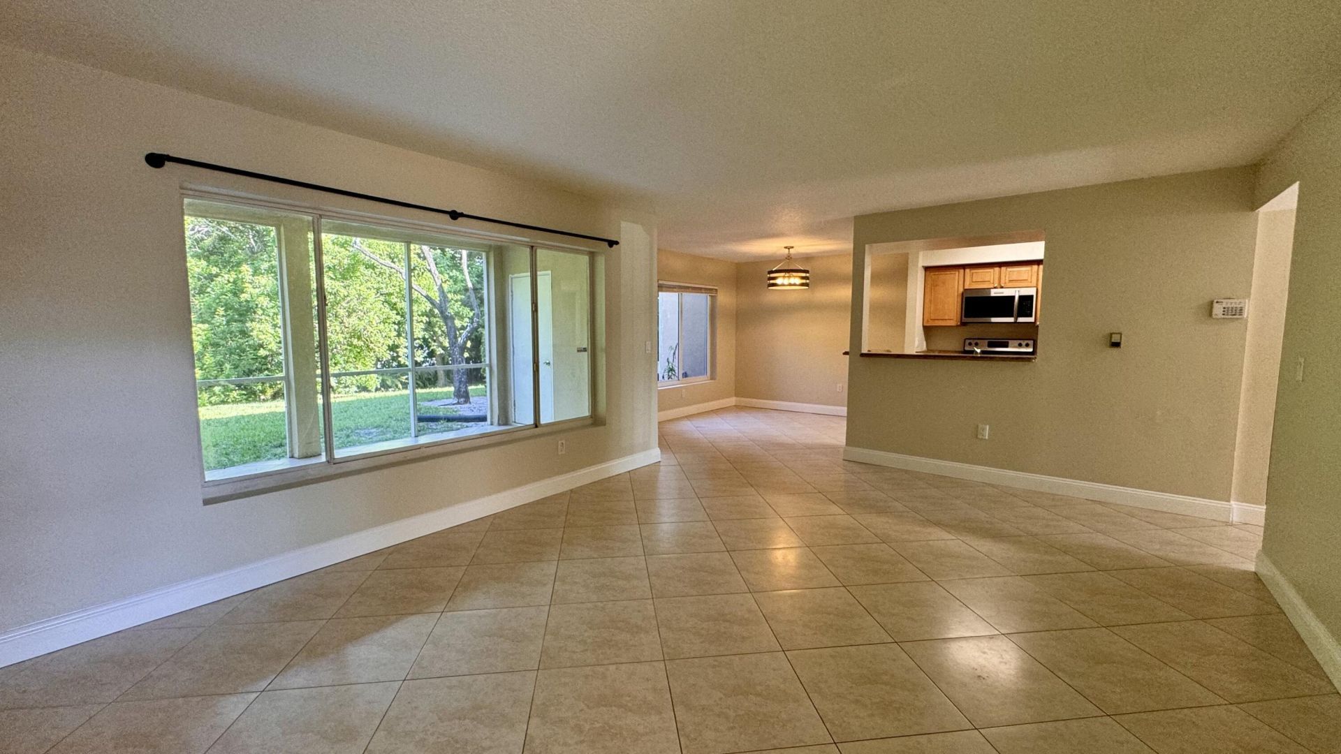815 W Boynton Beach Boulevard, Unit 10-105, Boynton Beach, FL 33426 Photo