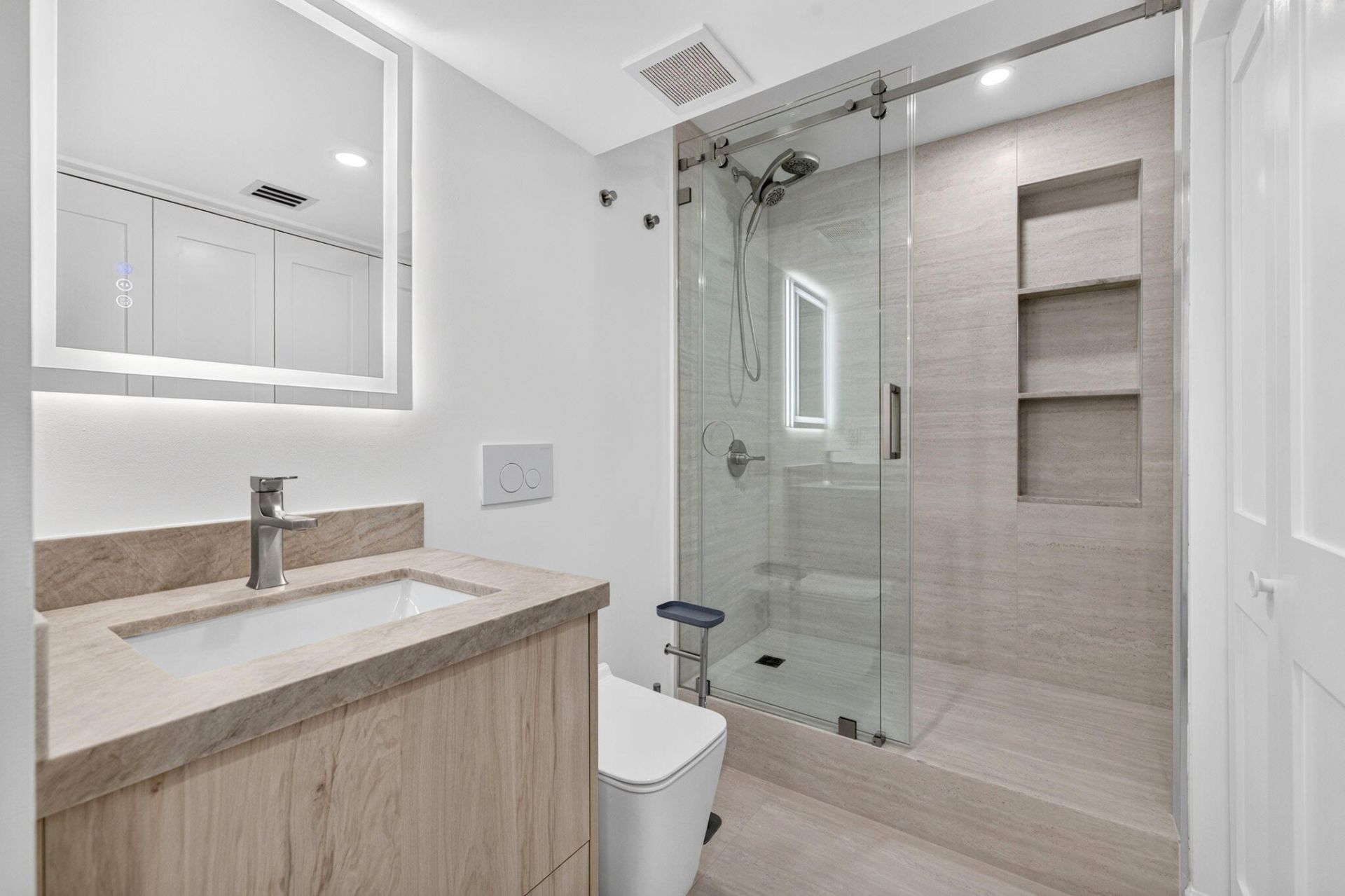 209 N Fort Lauderdale Beach Boulevard N, Unit 8a, Fort Lauderdale, FL 33304 Photo