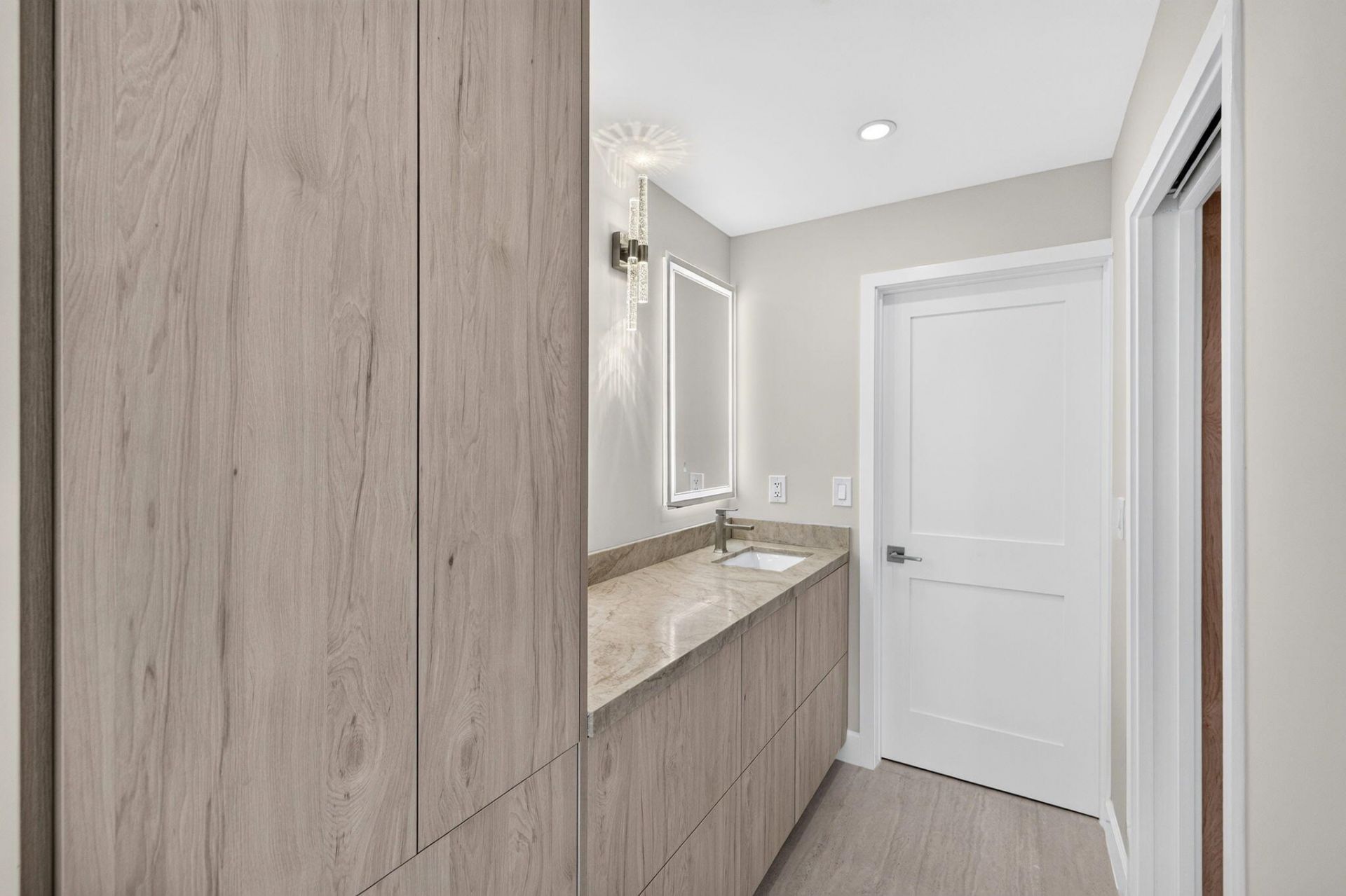 209 N Fort Lauderdale Beach Boulevard N, Unit 8a, Fort Lauderdale, FL 33304 Photo